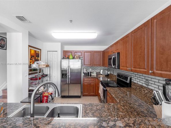11002 NW 83rd St 213, Doral FL 33178