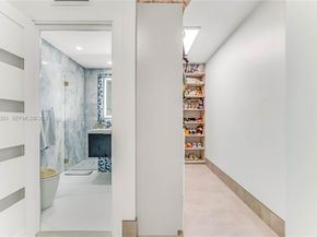 500 94th St, Surfside FL 33154