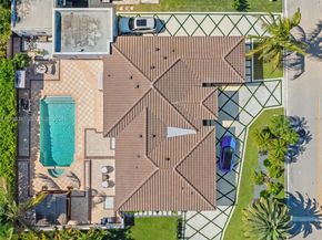 500 94th St, Surfside FL 33154