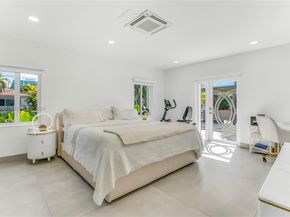 500 94th St, Surfside FL 33154