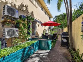1820 Venice Park Dr 102, North Miami FL 33181