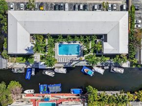 1820 Venice Park Dr 102, North Miami FL 33181