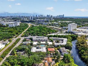 1820 Venice Park Dr 102, North Miami FL 33181
