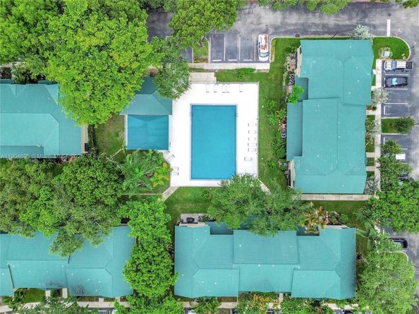 502 Westree Ln, Plantation FL 33324