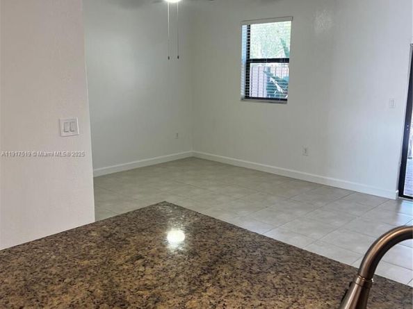 152 SE 37th Ter 152, Homestead FL 33033