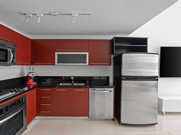 253 NE 2 St 626, Miami FL 33132