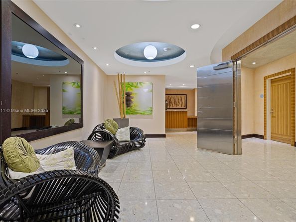 253 NE 2 St 626, Miami FL 33132
