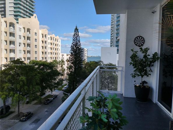 444 NE 30th St 607, Miami FL 33137