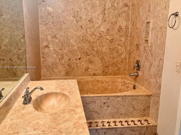 17 Crossings Cir E, Boynton Beach FL 33435