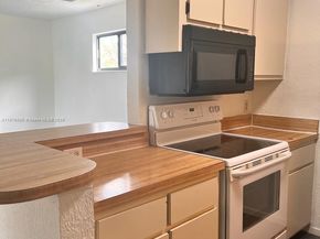 17 Crossings Cir E, Boynton Beach FL 33435