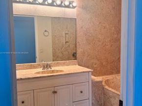 17 Crossings Cir E, Boynton Beach FL 33435