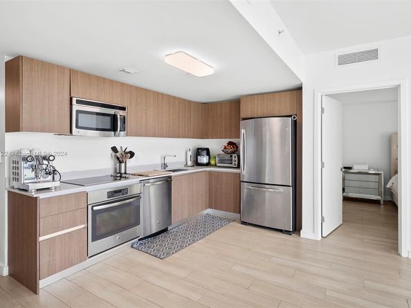 1600 SW 1st Ave 614, Miami FL 33129