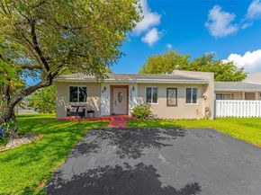 10362 SW 208th Ln, Cutler Bay FL 33189