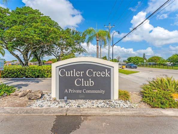 10362 SW 208th Ln, Cutler Bay FL 33189