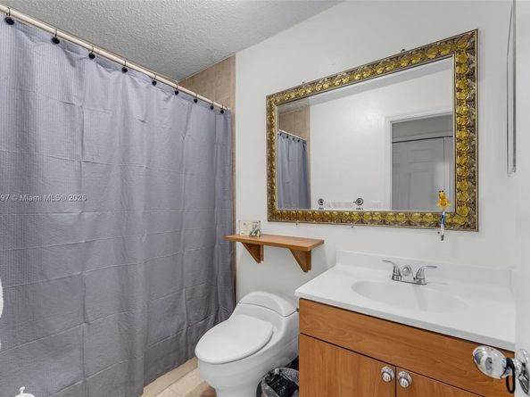 10362 SW 208th Ln, Cutler Bay FL 33189