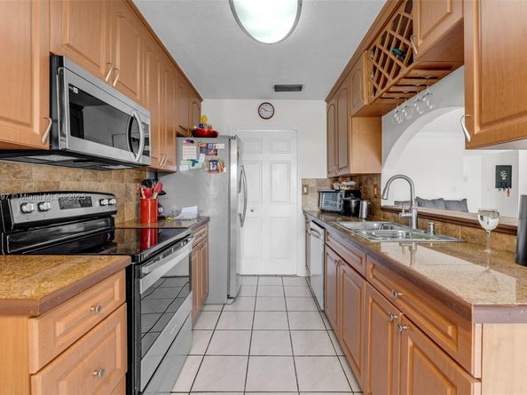 10362 SW 208th Ln, Cutler Bay FL 33189