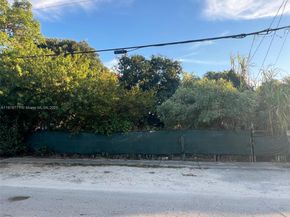 1168 NW 41st St, Miami FL 33127