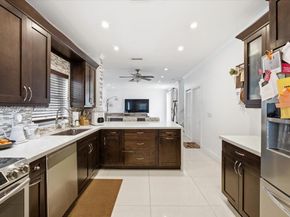 17303 NW 6th Ct, Pembroke Pines FL 33029