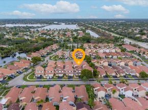 17303 NW 6th Ct, Pembroke Pines FL 33029