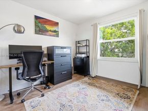 17303 NW 6th Ct, Pembroke Pines FL 33029