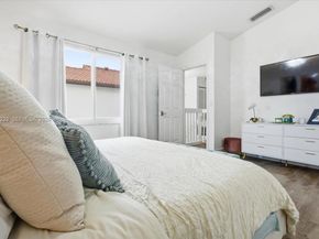 17303 NW 6th Ct, Pembroke Pines FL 33029