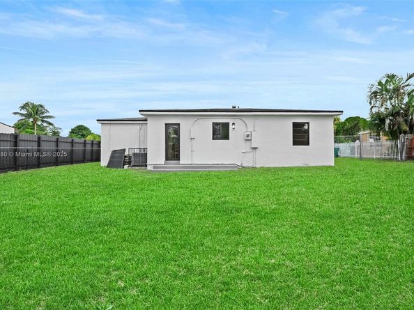 778 NW 146th St, Miami FL 33168