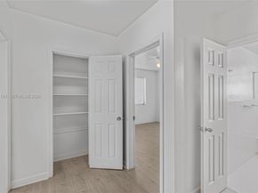 8031 Hawthorne Ave, Miami Beach FL 33141