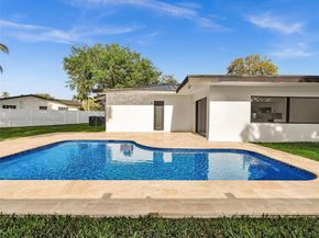 1501 NW 109th Ter, Pembroke Pines FL 33026