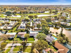 1501 NW 109th Ter, Pembroke Pines FL 33026