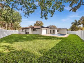 1501 NW 109th Ter, Pembroke Pines FL 33026