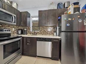 1401 NW 44th St, Miami FL 33142