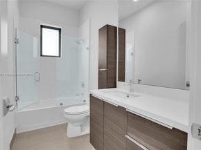 5952 W Brookfield Cir W, Hollywood FL 33312