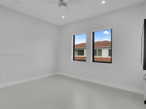 5952 W Brookfield Cir W, Hollywood FL 33312