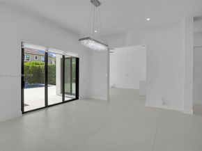 5952 W Brookfield Cir W, Hollywood FL 33312