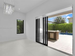 5952 W Brookfield Cir W, Hollywood FL 33312