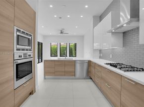 5952 W Brookfield Cir W, Hollywood FL 33312