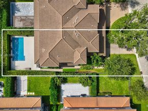 5952 W Brookfield Cir W, Hollywood FL 33312