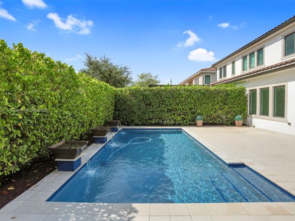 5952 W Brookfield Cir W, Hollywood FL 33312