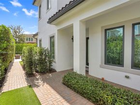 5952 W Brookfield Cir W, Hollywood FL 33312