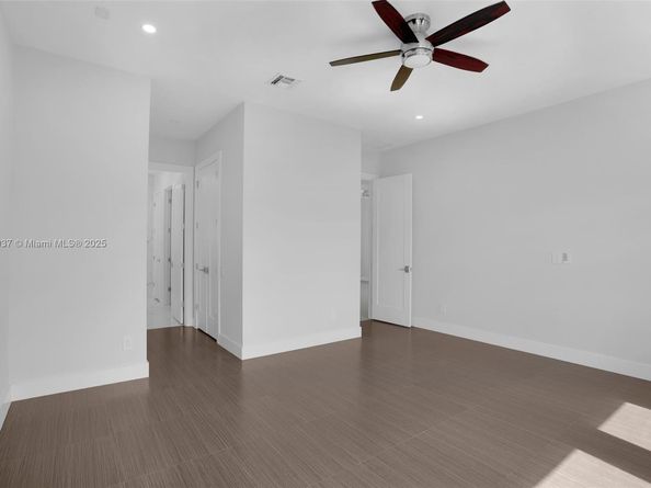 5952 W Brookfield Cir W, Hollywood FL 33312