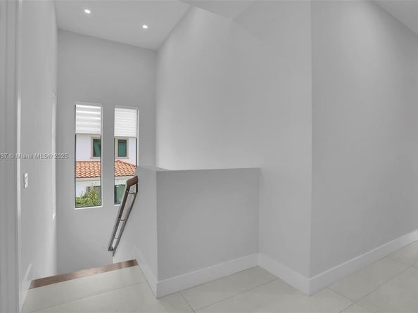 5952 W Brookfield Cir W, Hollywood FL 33312