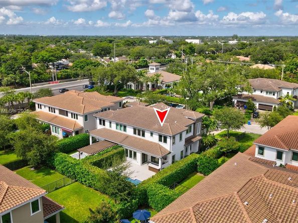 5952 W Brookfield Cir W, Hollywood FL 33312