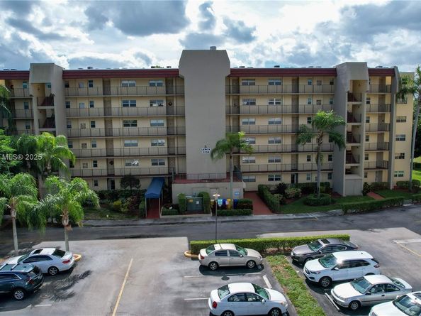 3654 Via Poinciana 502, Lake Worth FL 33467