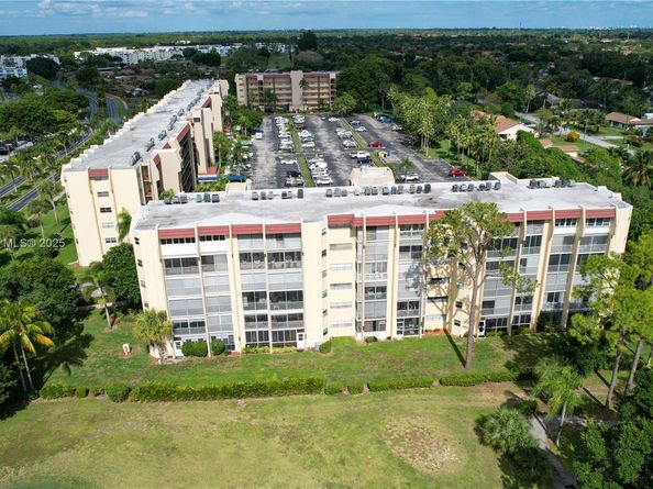 3654 Via Poinciana 502, Lake Worth FL 33467