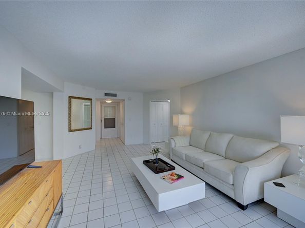 3654 Via Poinciana 502, Lake Worth FL 33467