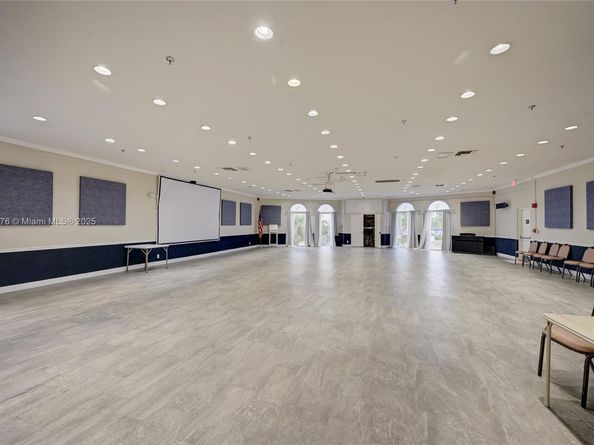 3654 Via Poinciana 502, Lake Worth FL 33467