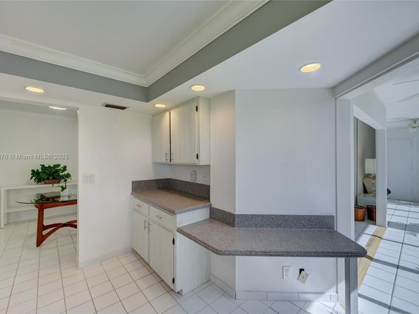 3654 Via Poinciana 502, Lake Worth FL 33467