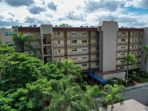 3654 Via Poinciana 502, Lake Worth FL 33467