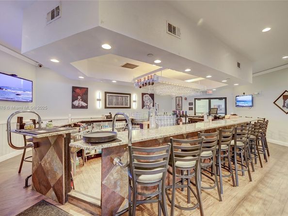 3654 Via Poinciana 502, Lake Worth FL 33467