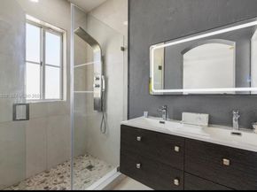 8362 NW 107th Ct 724, Doral FL 33178